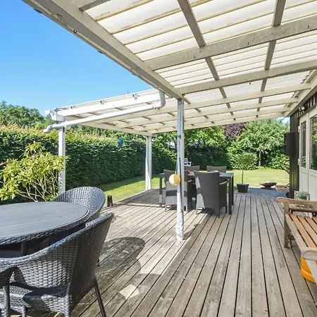 3 Bedroom Stunning In *