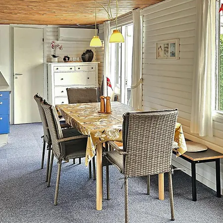 3 Bedroom Stunning In *